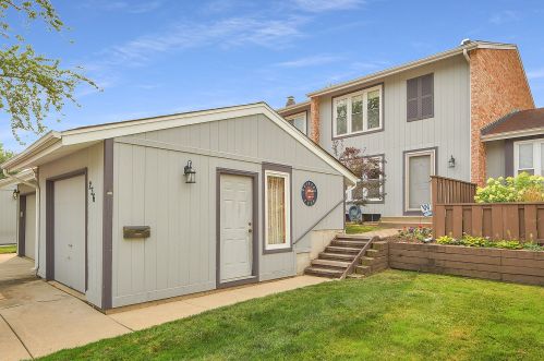236 Pinewood Ln, Hanover Park, IL 60108-2123