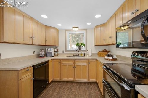 1020 Midland Ave, Woodland Park CO 80863-3311 exterior