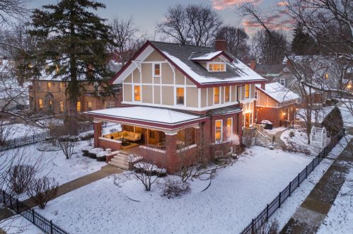 330 Brainard St, Naperville, IL 60540-5402