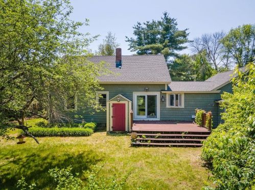1 Savoy St, Nashua, NH 03060-4120