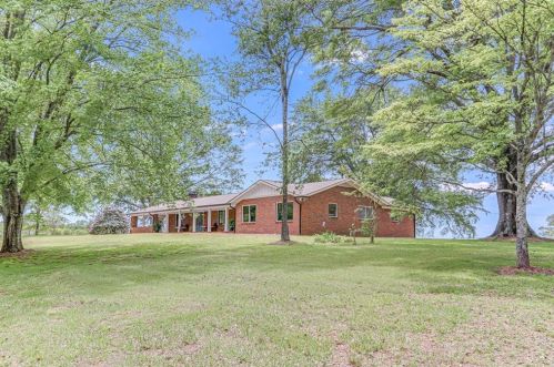 5810 Bark Camp Rd, Murrayville, GA 30564-1829