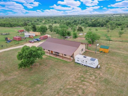 3805 Fm 671, Stairtown, TX 78648