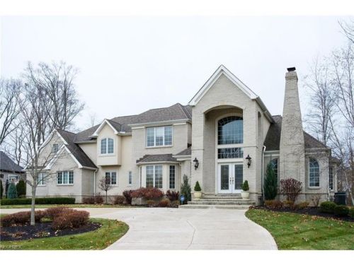 670 Hardwick Dr, Aurora, OH 44202-7001