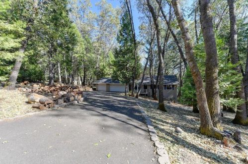 20610 Cedar View Dr, Michigan Bluff CA  95631-9724 exterior