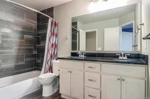 11894 Kepner Dr, Aurora CO 80012-3285 exterior