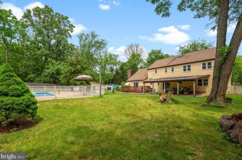 1 Teak Ln, Princeton NJ 08540-4724 exterior