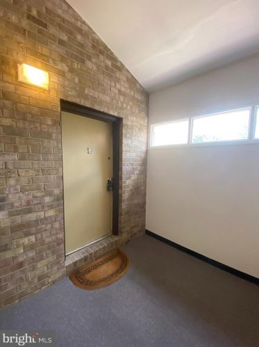 10596 Twin Rivers Rd, Columbia MD 21044-2158 exterior