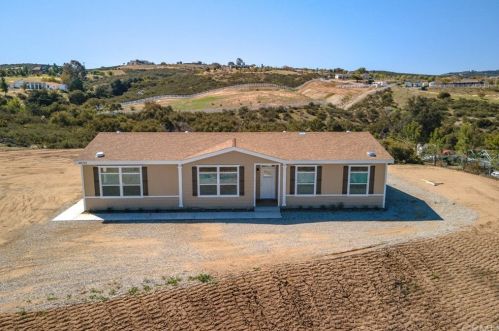 40755 Calle Corona, Temecula, CA 92592