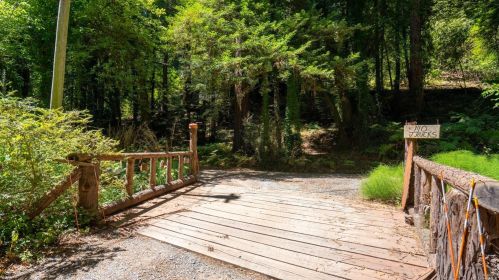 2140 Green Hill Rd, Sebastopol, CA 95472-9306
