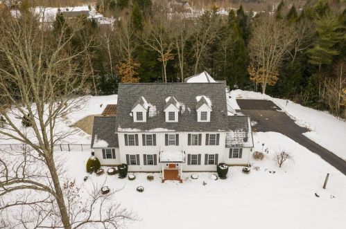 18 Mallard Ln, Sandown, NH 03873-2158