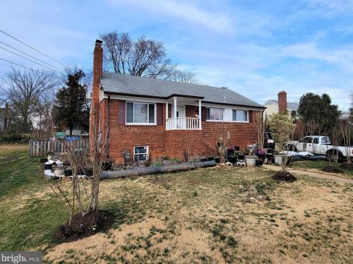 7107 Highland St, Springfield, VA 22150-3631