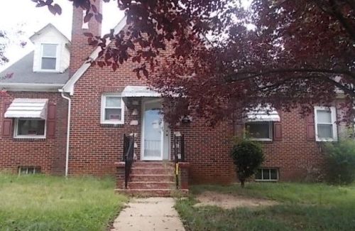 521 Edmonds St, Danville, VA 24541-4346