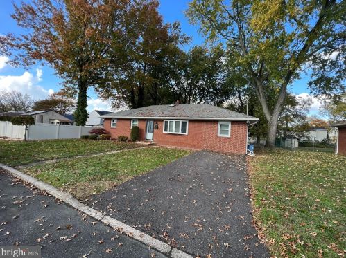 732 Villa Ave, Somerdale, NJ 08083-2133