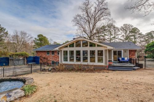 1250 Pine Knoll Ln, Conyers GA  30013-1246 exterior