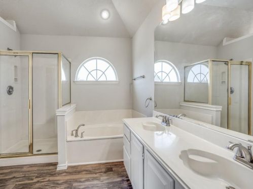 1420 Mapleview Dr, Carrollton TX 75007-6019 exterior