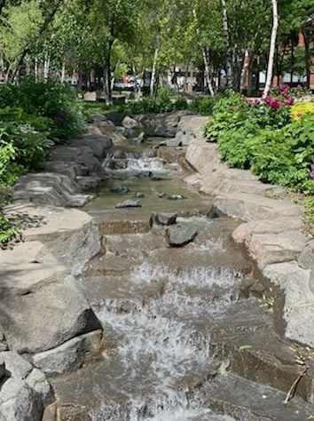 168 6th St, Saint Paul MN  55101-1996 exterior