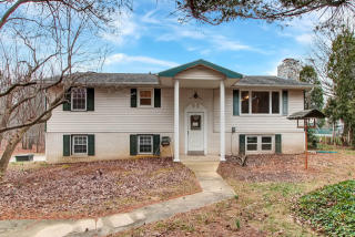 2397 Black Rock Rd, Hanover, PA 17331-9698