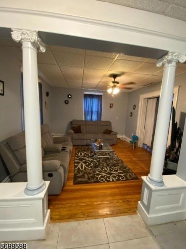 12 Mount Airy Pl, Morristown, NJ 07960-3145