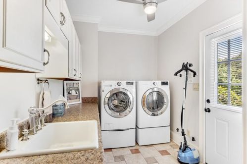 5485 Errol Pl, Atlanta GA  30327-4871 exterior