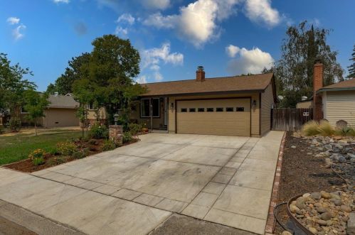 2233 Maxine Way, Rancho Cordova, CA 95670-2018