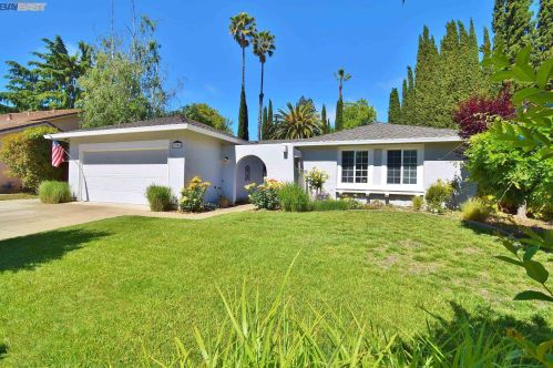 1096 Harvest Cir, Pleasanton, CA 94566-6458