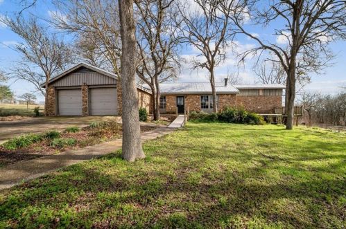 7613 Burleson Manor Rd, Webberville, TX 78653-5106