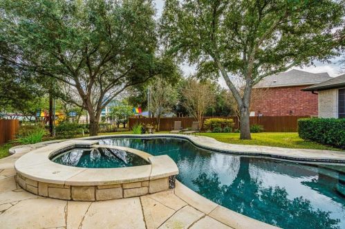 9904 Charthouse Cv, Austin TX  78730-3566 exterior