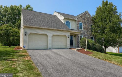 218 Browning Rd, Lancaster, PA 17602-4051
