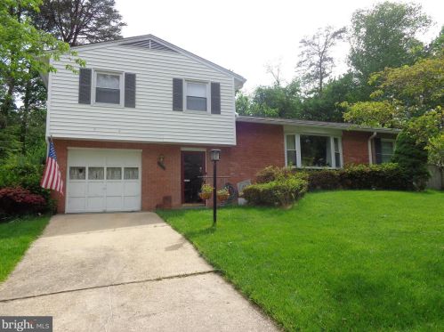 7011 Hadlow Dr, Springfield, VA 22152-3240