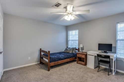 9400 Abbey Rd, Irving TX  75063-6418 exterior