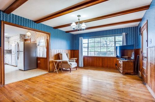 809 Blossom Rd, Garland TX 75041-2955 exterior