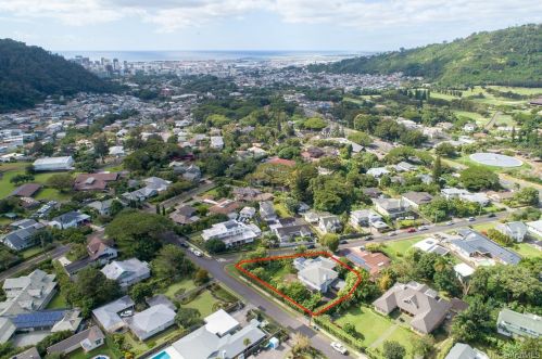 3136 Alika Ave, Honolulu HI  96817-1103 exterior