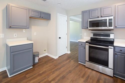 8665 River Rock Ct, Ball Ground, GA 30107-3592