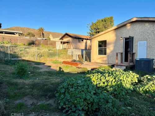 6062 Rouner Dr, Riverside CA  92509-1733 exterior