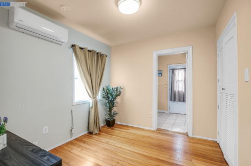 1567 Plaza Dr, San Leandro CA  94578-1968 exterior