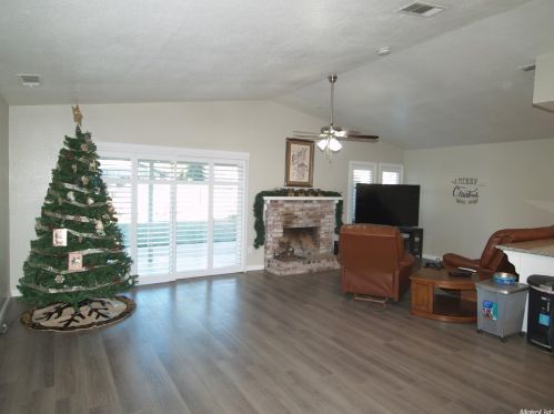 1205 Lillian Dr, Modesto, CA 95355-3607
