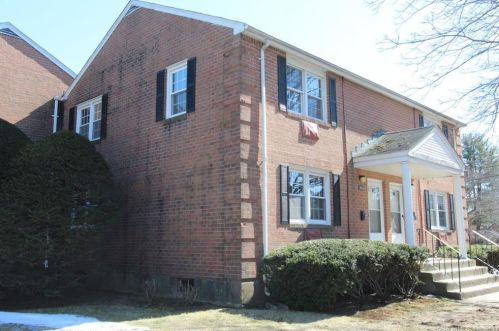 39 Grandview Dr, Farmington, CT 06032-1305