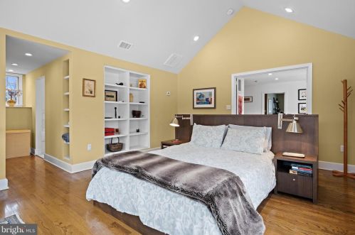 69 Laurel Rd, Princeton NJ 08540-2708 exterior