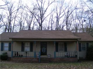 601 Kings Ln, Tullahoma, TN 37388-2468