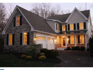 422 Beechwood Ave, Tavistock, NJ 08033-1105