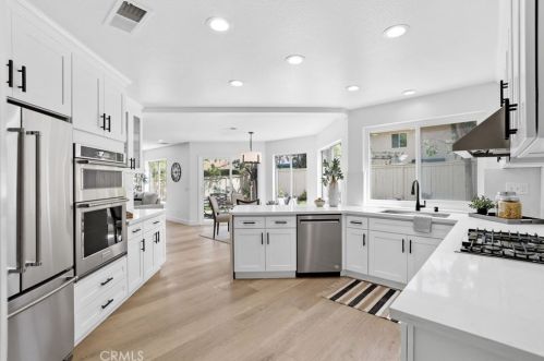 7 Rhode Is, Irvine CA  92606-1755 exterior