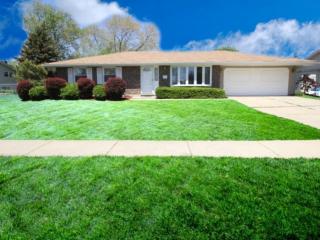 816 Hyannis Ct, Schaumburg, IL 60194-4332