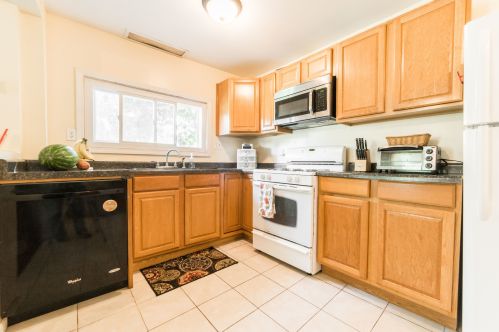 230 Elm St, Sycamore IL  60178-1931 exterior