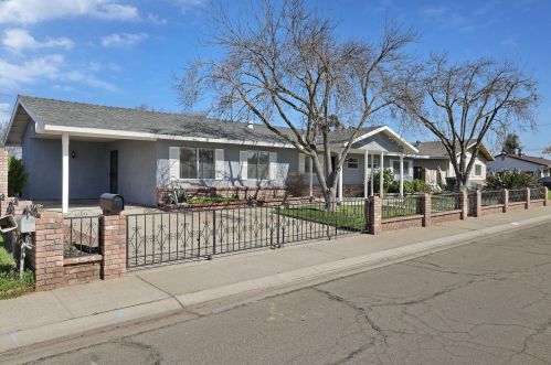 1209 Latimer Ave, Modesto, CA 95351-4641