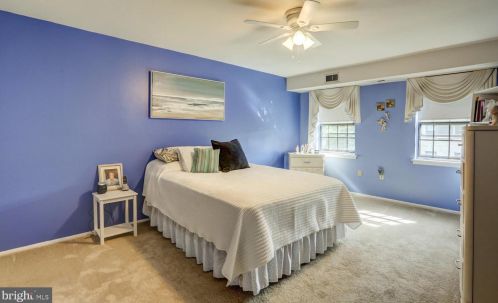 33 Valleybrook Dr, Lancaster PA  17601-4612 exterior