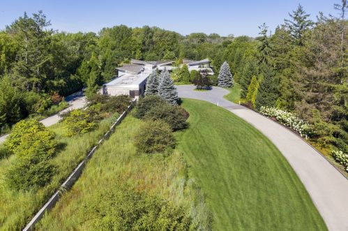 2500 Telegraph Rd, Bannockburn IL  60015-1540 exterior