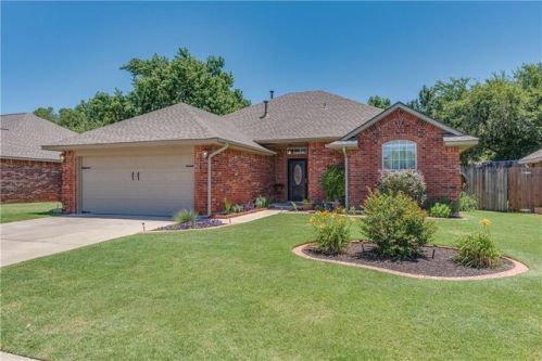 106 Westend Ct, Tuttle, OK 73089-9223