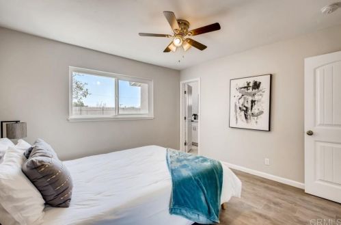 290 Gannet Dr, Vista CA  92083-3011 exterior