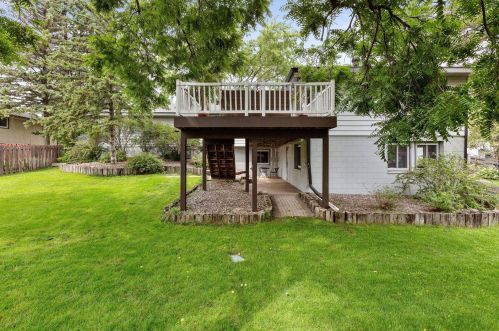 208 Colleen Ave, Saint Paul MN  55126-6252 exterior