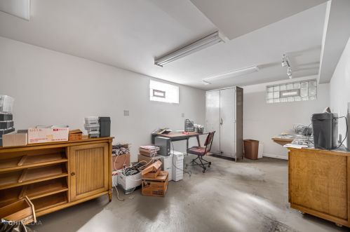 7103 Keeney St, Niles IL  60714-3039 exterior